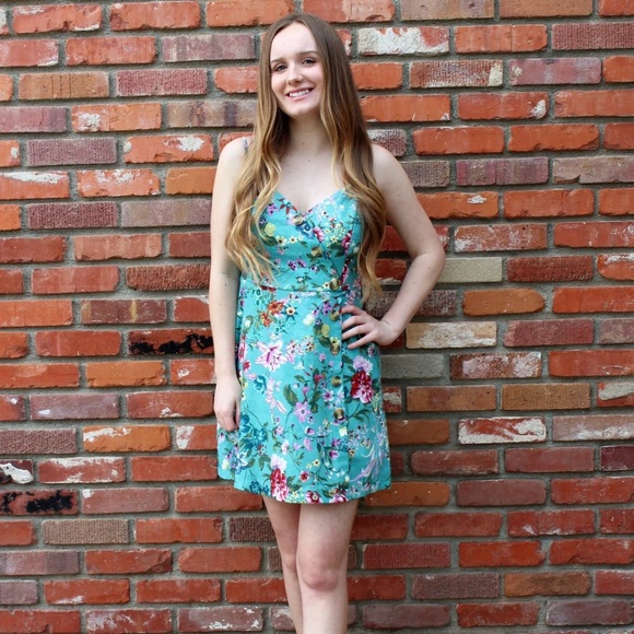 Lush Floral Linen Blend Mini Dress Size Medium - Picture 1 of 9